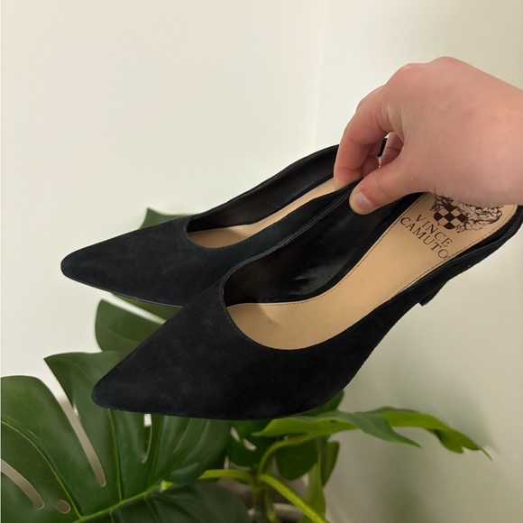 Vince‎ Camuto Black Suede Point Toe Heels Women's Size 7 - Picture 2 of 11